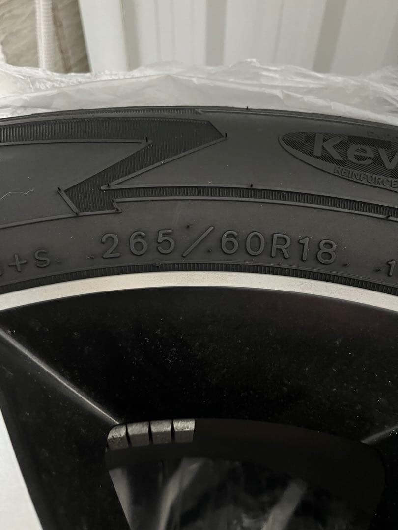 JeepグランドチェロキーWK36タイヤホイールセット4本(265/60R18)