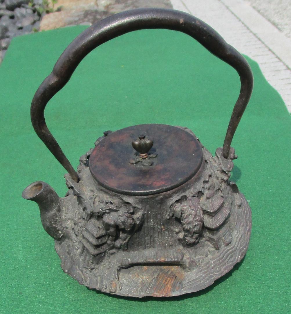 鉄瓶　銅蓋　蓋に龍文堂の銘　細工物　水漏れ等なし　飾り物　1個