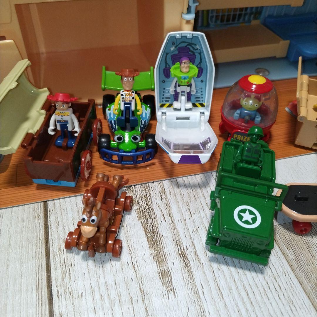 トミカ　トイストーリー　アンディルームに変身！パノラマバッグ　ドリームトミカ9台