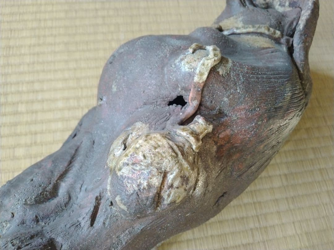 ウッシッシとほくそ笑む図太いタヌキ　骨董　古美術　狸人形　置物　縁起物　開運