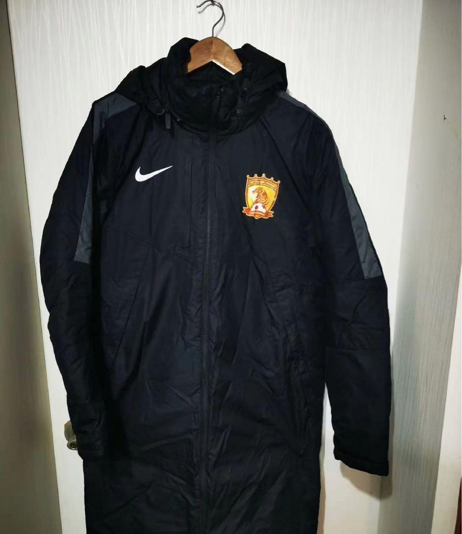 【チーム支給品】広州恒大支給品　市販なしサッカーベンチコート