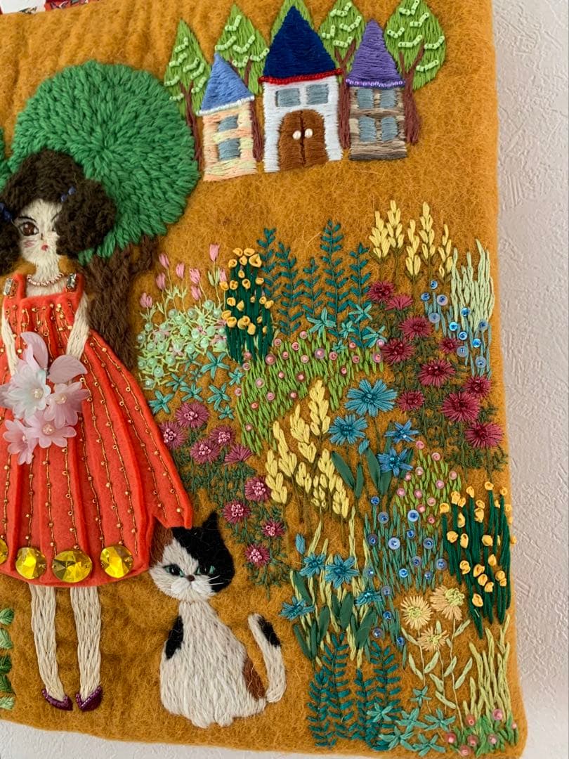 ナナ。三毛猫さんと私　羊毛フェルト生地のバッグ