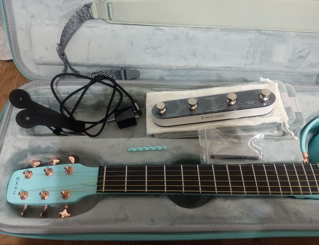 【新品ほぼ未使用　Enya NEXG 2　 エレアコ　エメラルドブルー