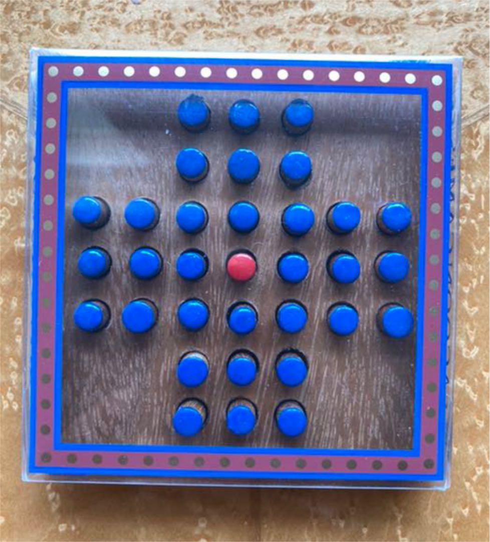 ラグーン社　ウッドパズル　ボードゲーム　オブジェ　知育玩具　木のおもちゃ