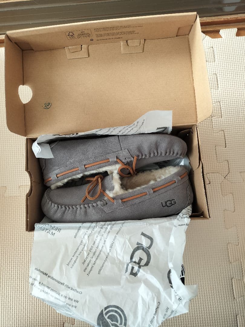新品箱付き☆UGG グレー モカシン