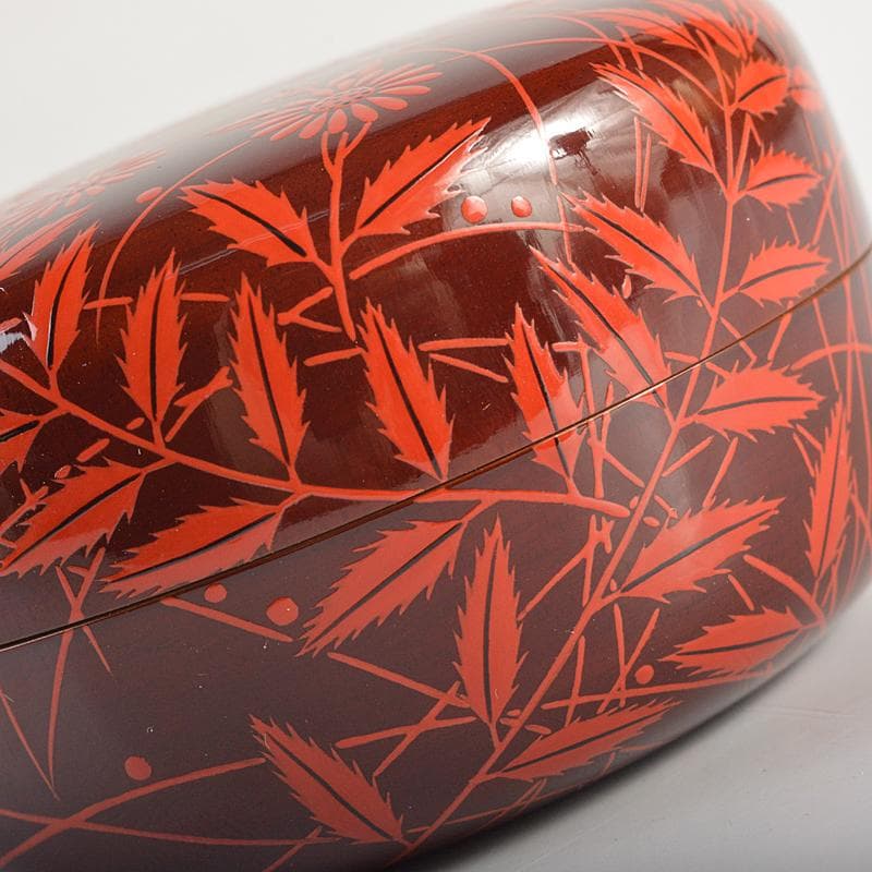 茶道具　漆塗　秋野蒔絵　内銀溜白粉解香合　在銘　共箱　D　R7406