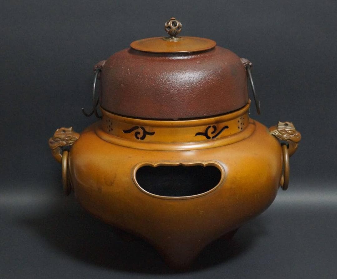 茶道具 大型朝鮮風炉 唐銅鬼面風炉 鉄釜 双龍耳 銅製蓋 総重さ7.9kｇ