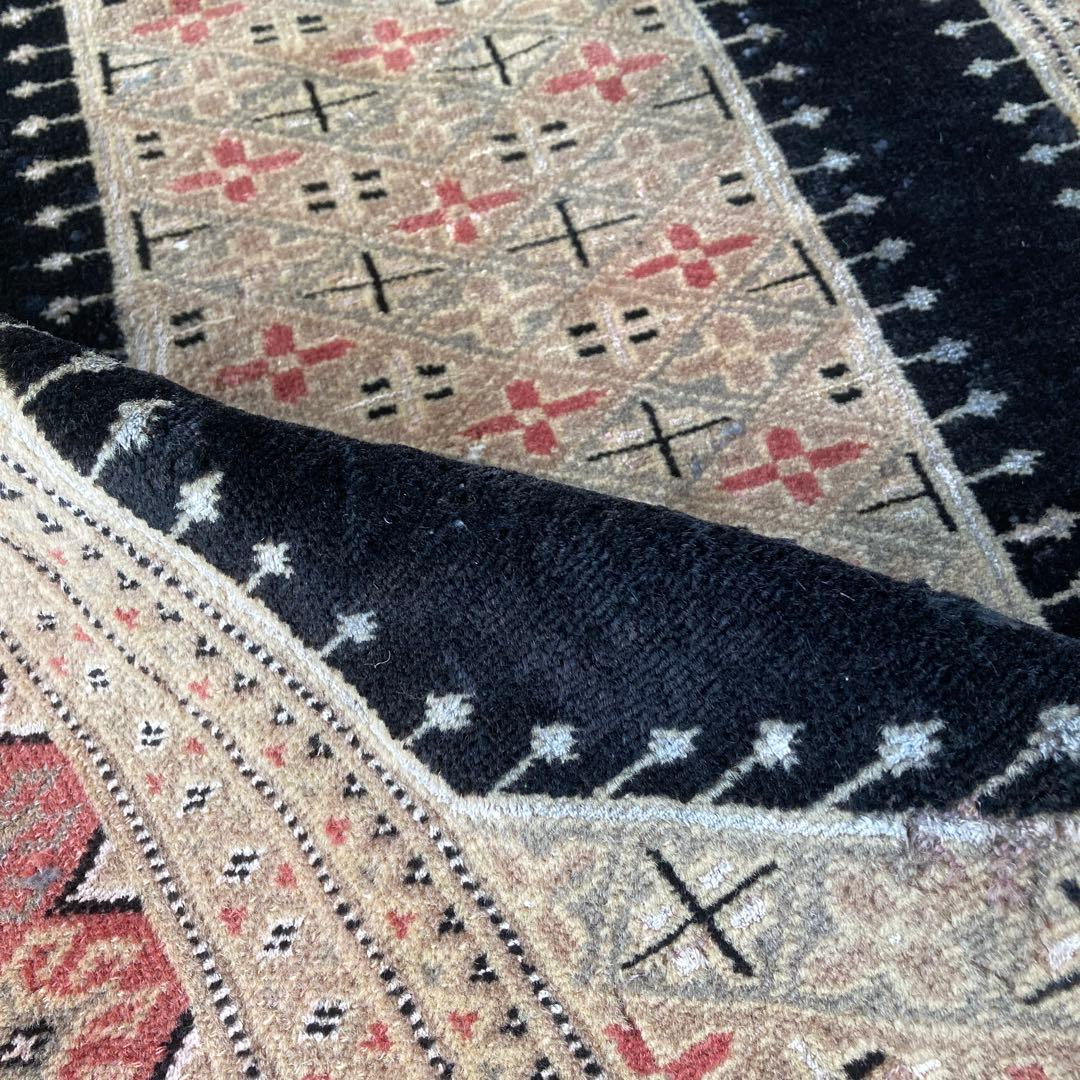 ヴィンテージラグ　トライバルラグ　パキスタン　メダリオン