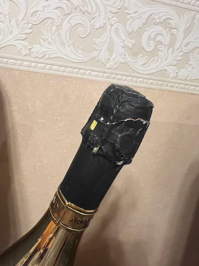 アルマンド　Armand de Brignac Brut Gold シャンパン