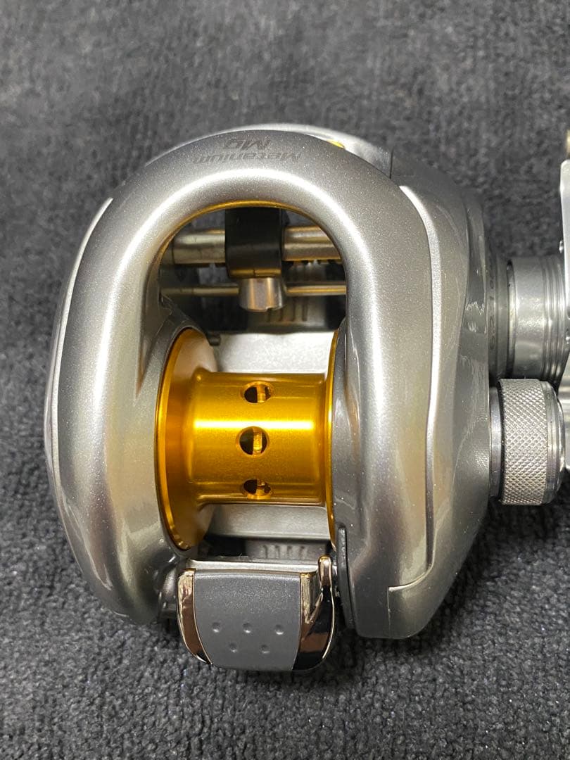 【新品未使用】シマノ　07メタニウムMg 右巻き