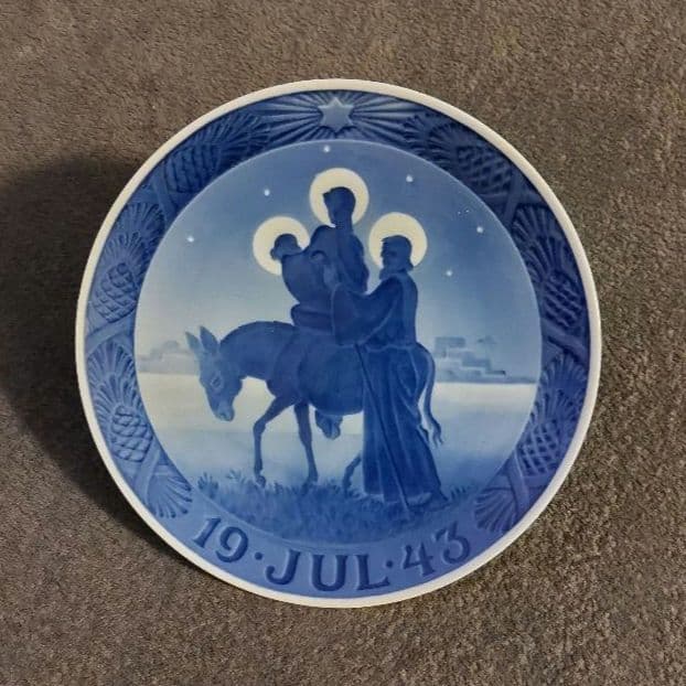 ブ*チ様 【年末最終価格】希少 1943年 ロイヤルコペンハーゲン イヤープレー