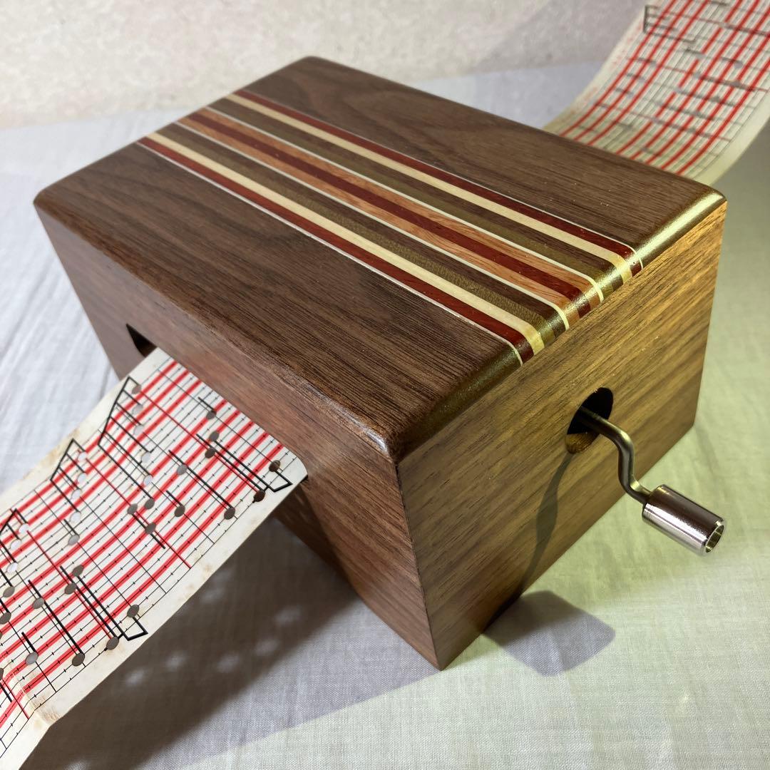 オルガニート20音 箱根山麓クラフトフジタ ウォールナット寄木ケース。