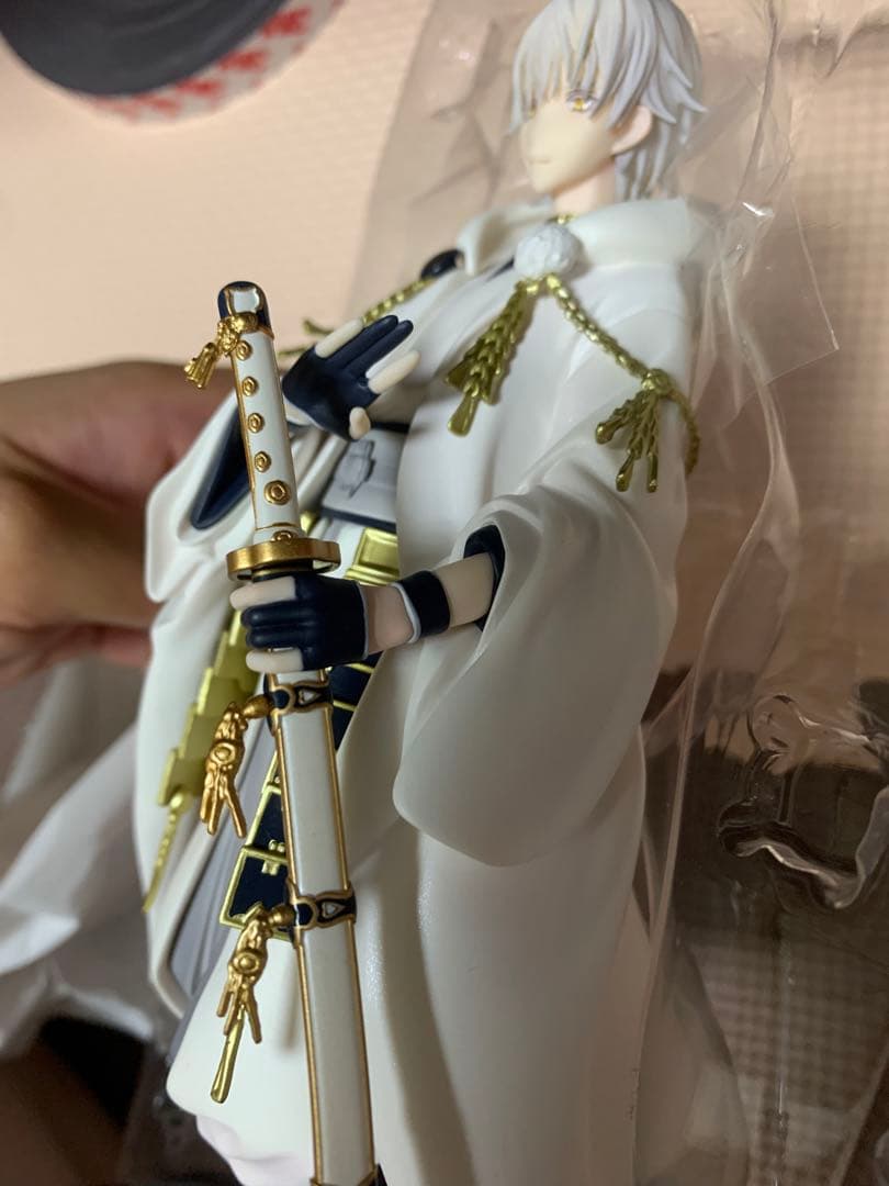 刀剣乱舞 フィギュア 1/8 三日月宗近 鶴丸国永