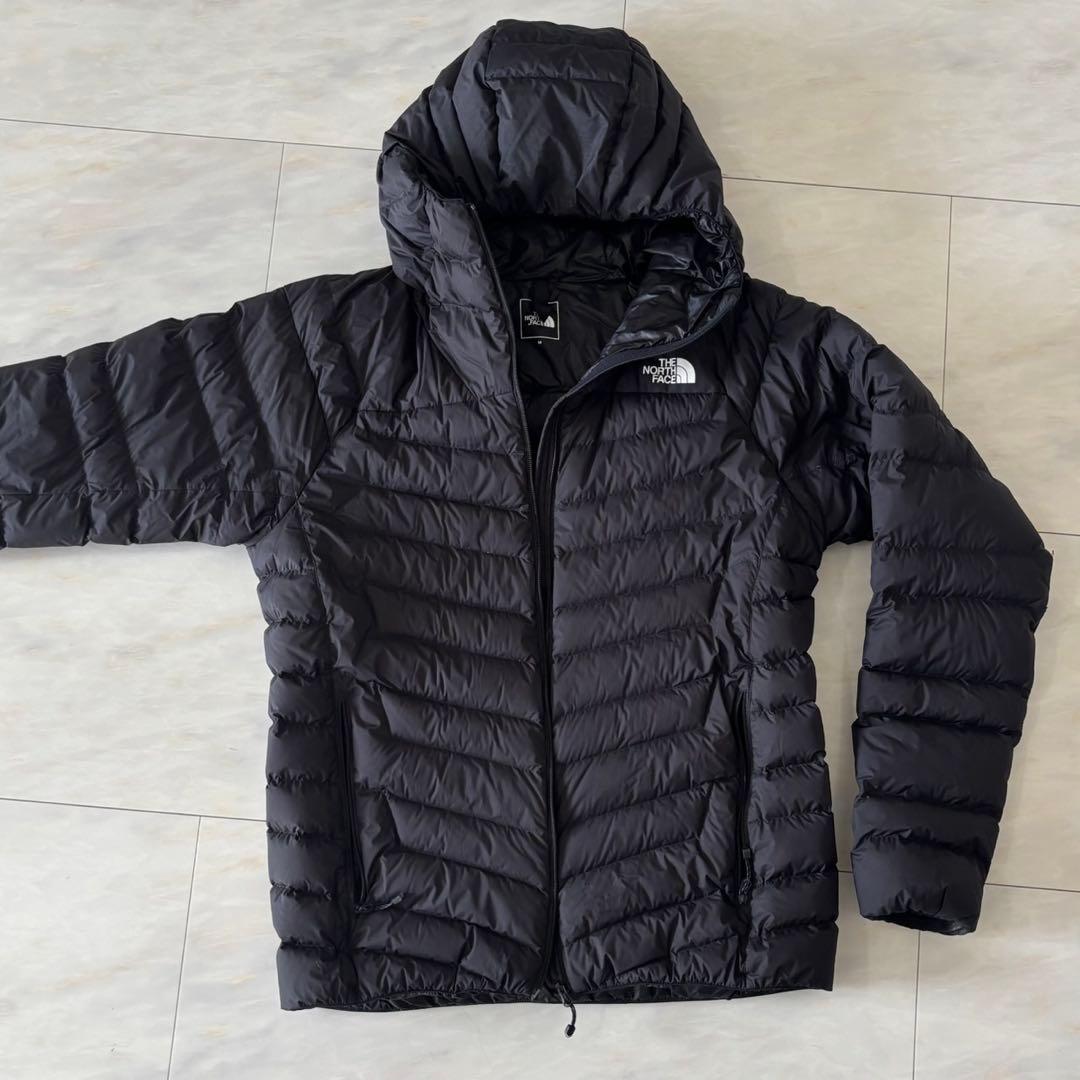 THE NORTH FACE フード付きダウンジャケット ブラック　軽量ダウン
