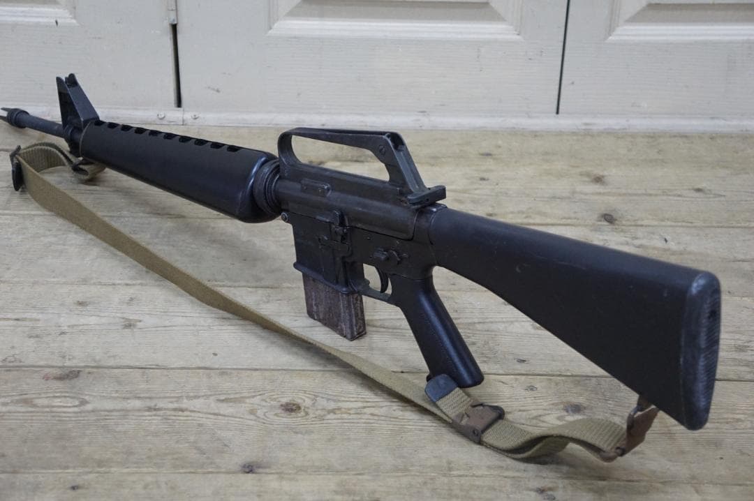 SMG刻印 MGC COLT M16 モデルガン マガジン付 アサルトライフル