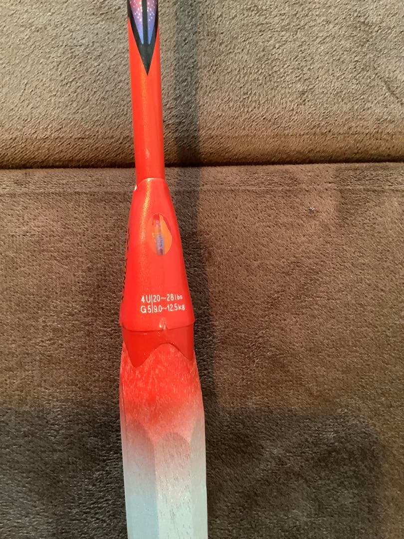 美品！廃盤品！ヨネックス　アストロクス77 プロ 4UG5 ガット付