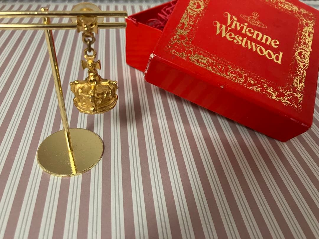 vivienne westwood クラウン　ピアス
