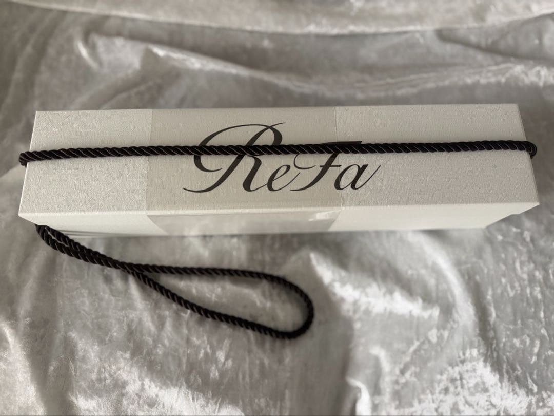 新品未使用　リファビューテックストレートアイロン