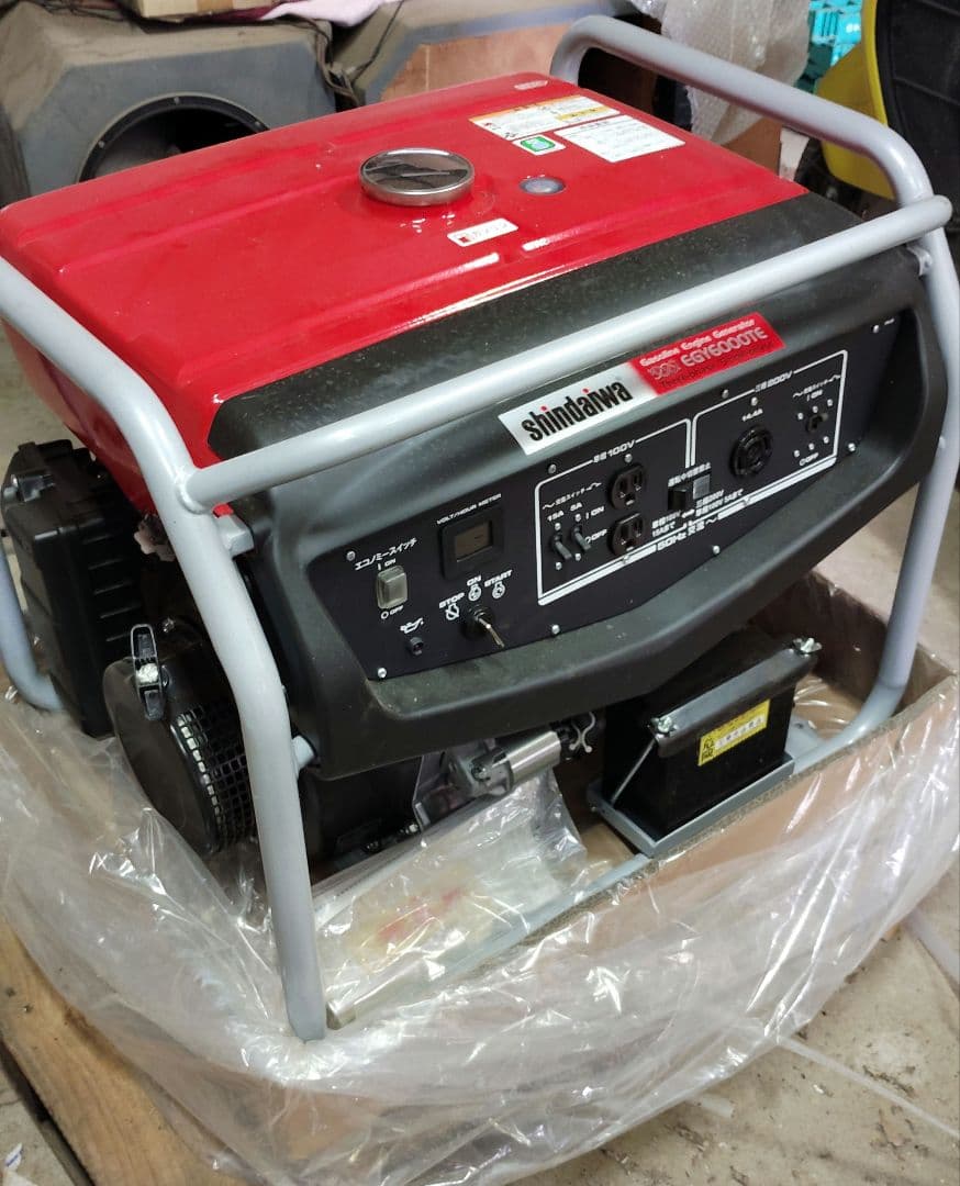 新ダイワ　エンジン三相発電機　三相200/単相100