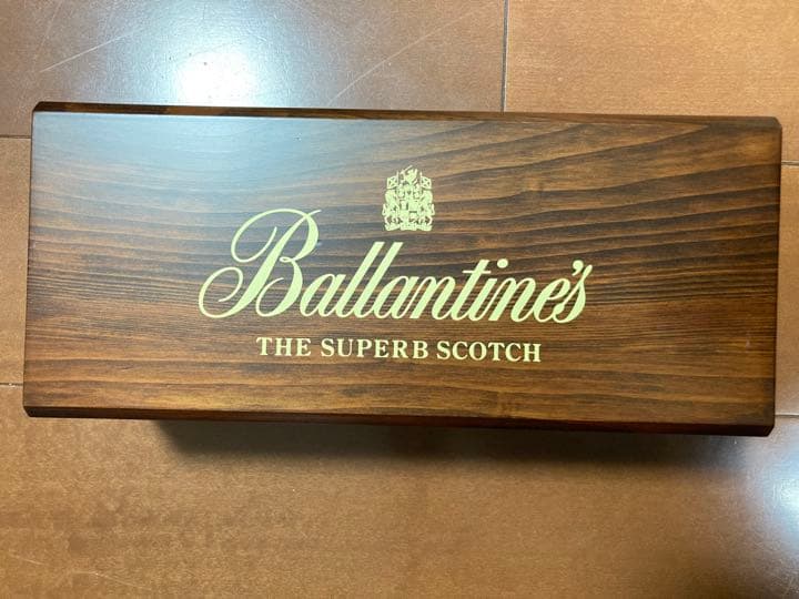 バランタイン　ウィスキー30年もの（木箱入り）