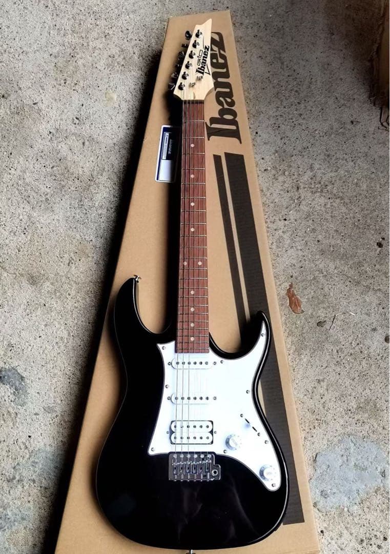 Ibanez ストラトタイプエレキギター ブラック