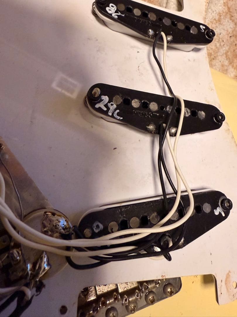 Chuuスクワイアネック、ジャパンフェンダーボディストラトキャスター