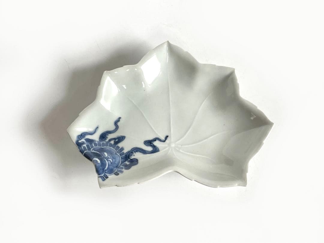 骨董　アンティーク　藍九谷　染付如意雲文楓形皿　変形皿