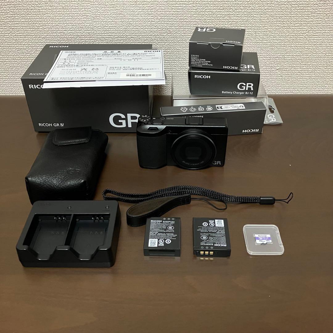 RICOH GR IV ショット数100以下 新品同様　アクセサリー多数付属！