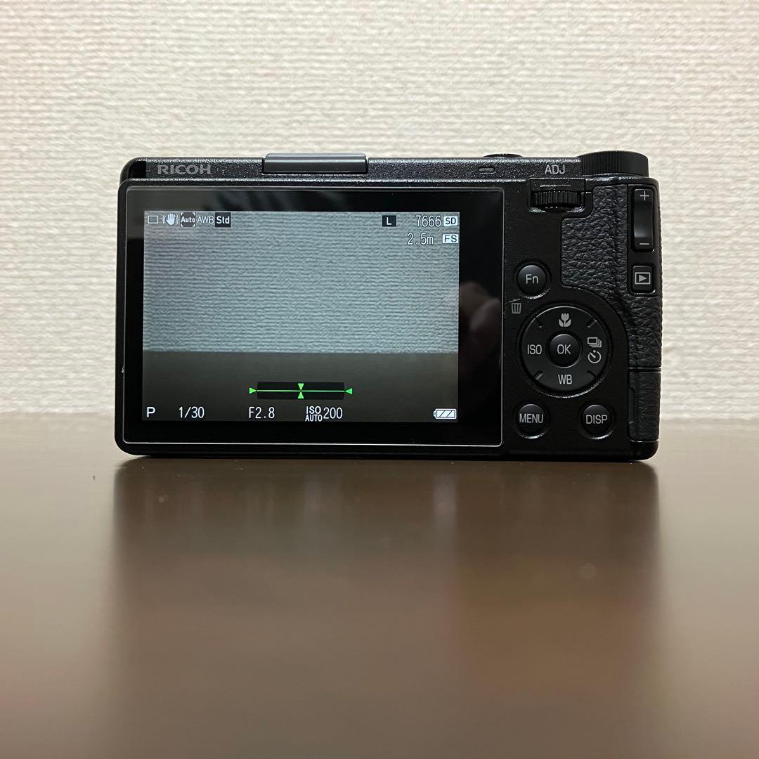 RICOH GR IV ショット数100以下 新品同様　アクセサリー多数付属！
