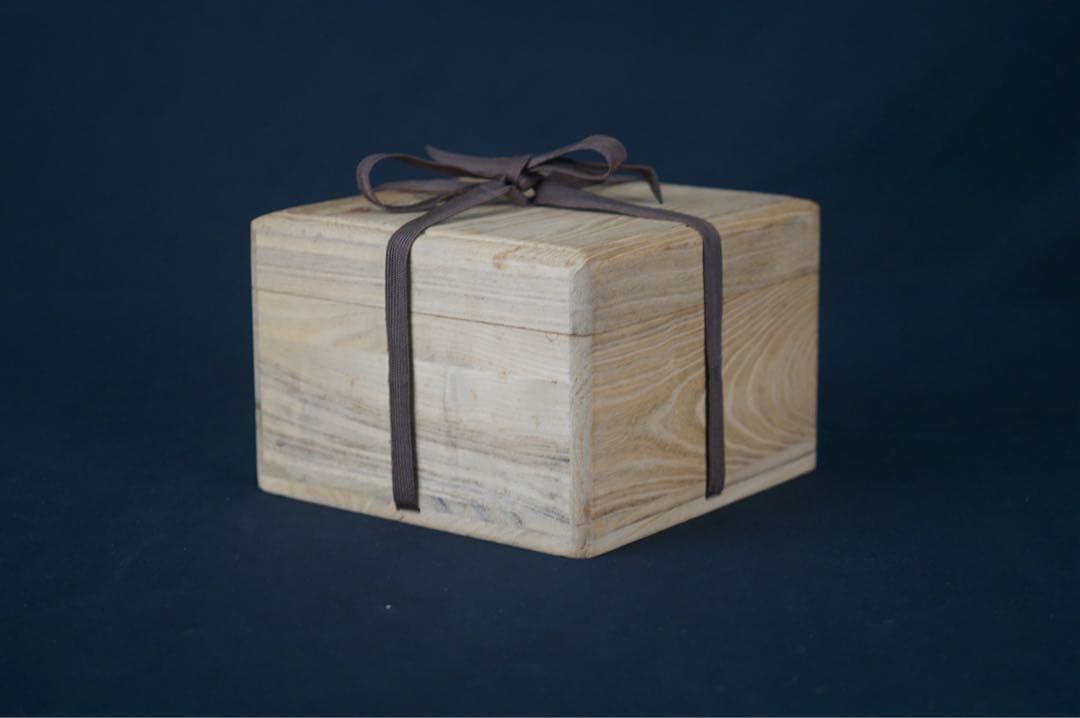 韓国人間文化財 柳海剛（柳根瀅）作 高麗青磁茶碗 共箱