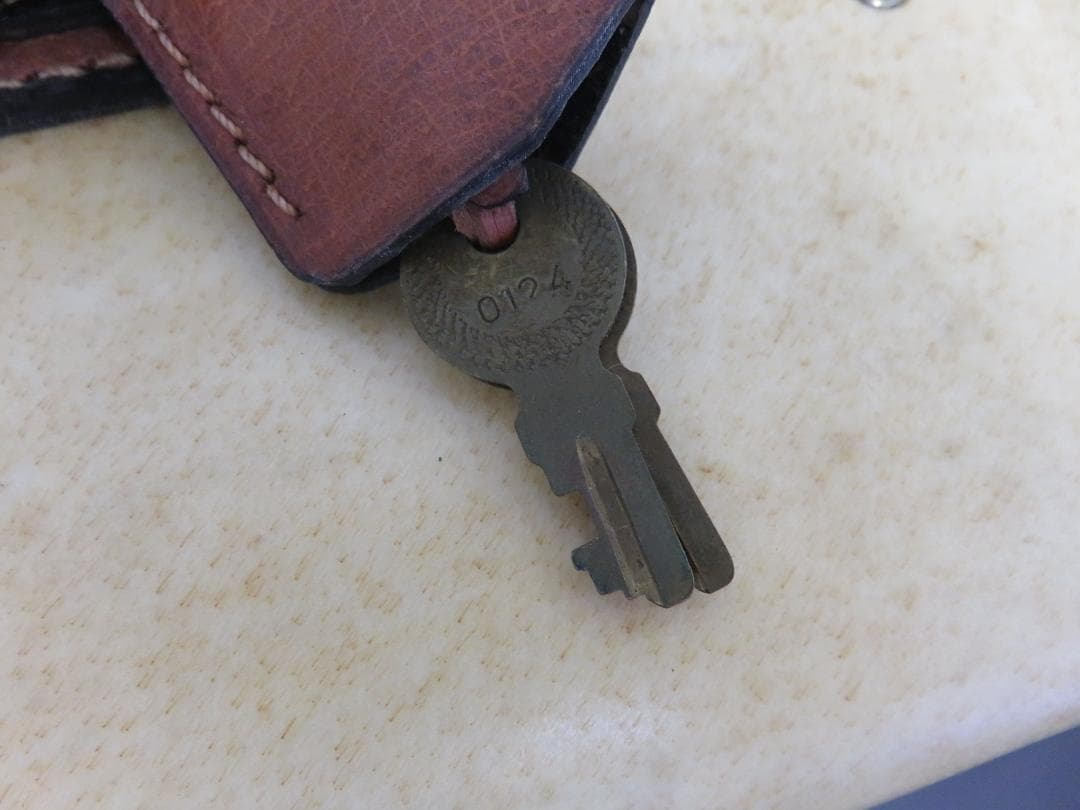 ヴィンテージ 本革トランク アンティーク 鍵付き イタリア製 トランクケース