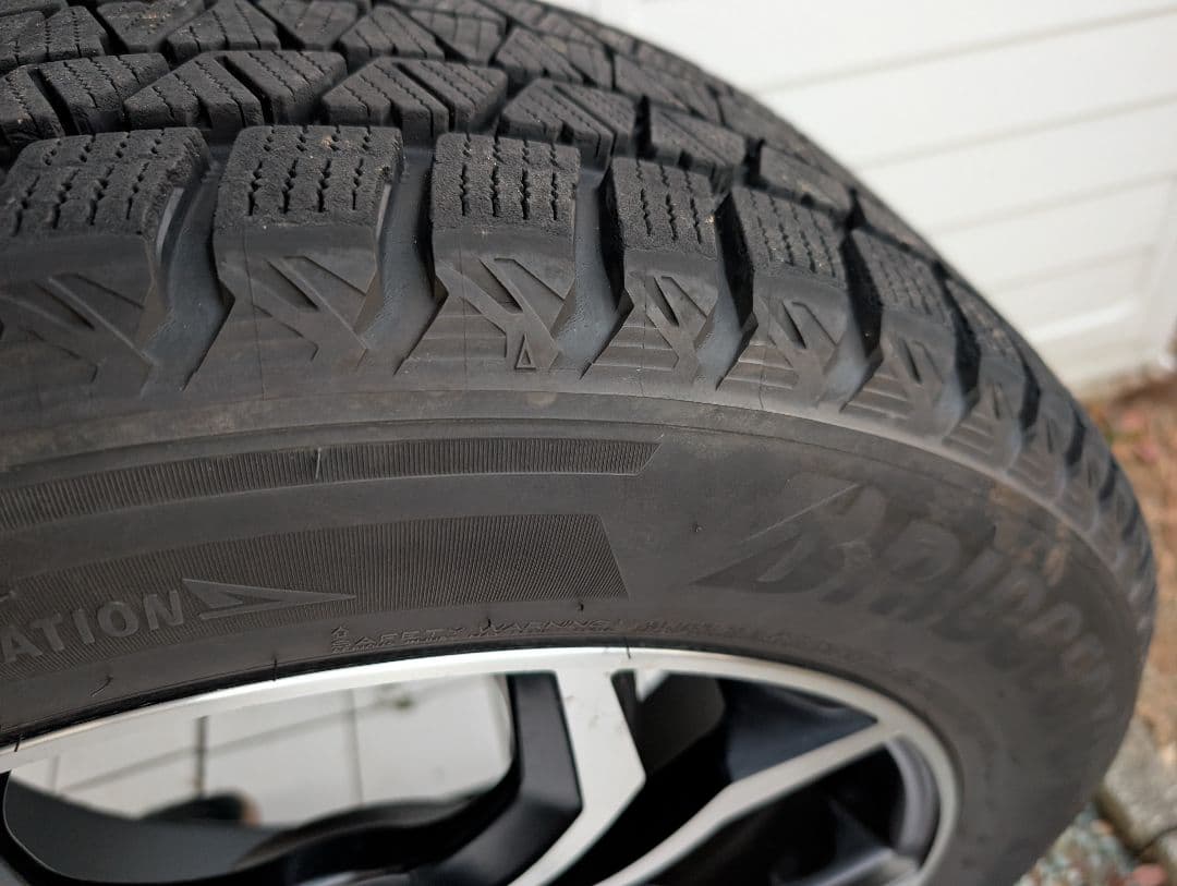 235 / 55 R19 スタッドレス　タイヤホイールセット