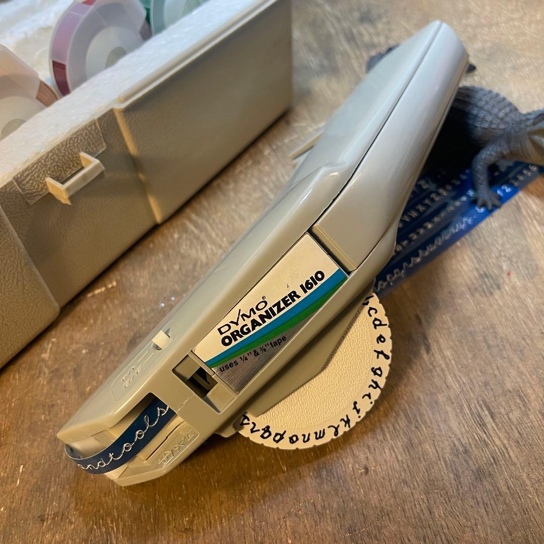 ■製品保証■ 【繋がる筆記体・文字盤4個】ダイモ 1610 DYMO 173-9