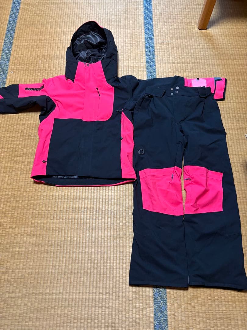 ONYONE スキーウェア上下セットSサイズ（ピンク/黒）