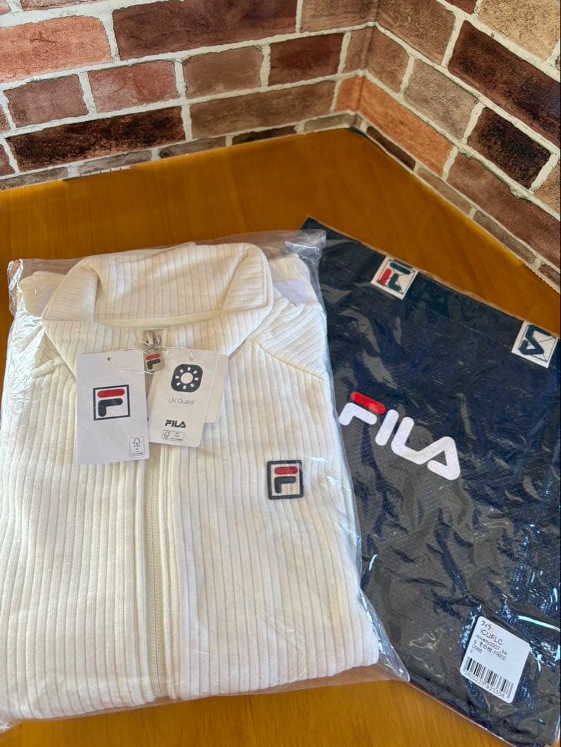 テニスウェア fila VL2972