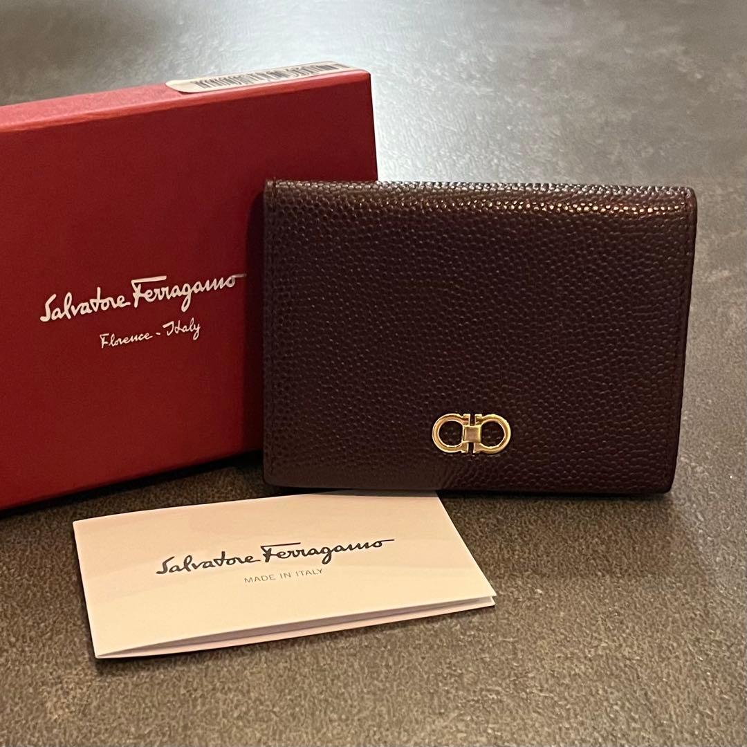 【Salvatore Ferragamo】名刺入れ　ルージュノワール
