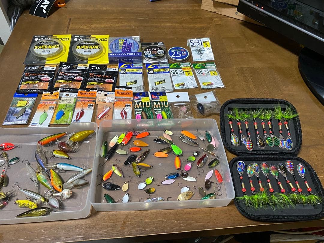 ★管釣引退大量セット！スプーンクランクなど100個以上　ライン、フックも