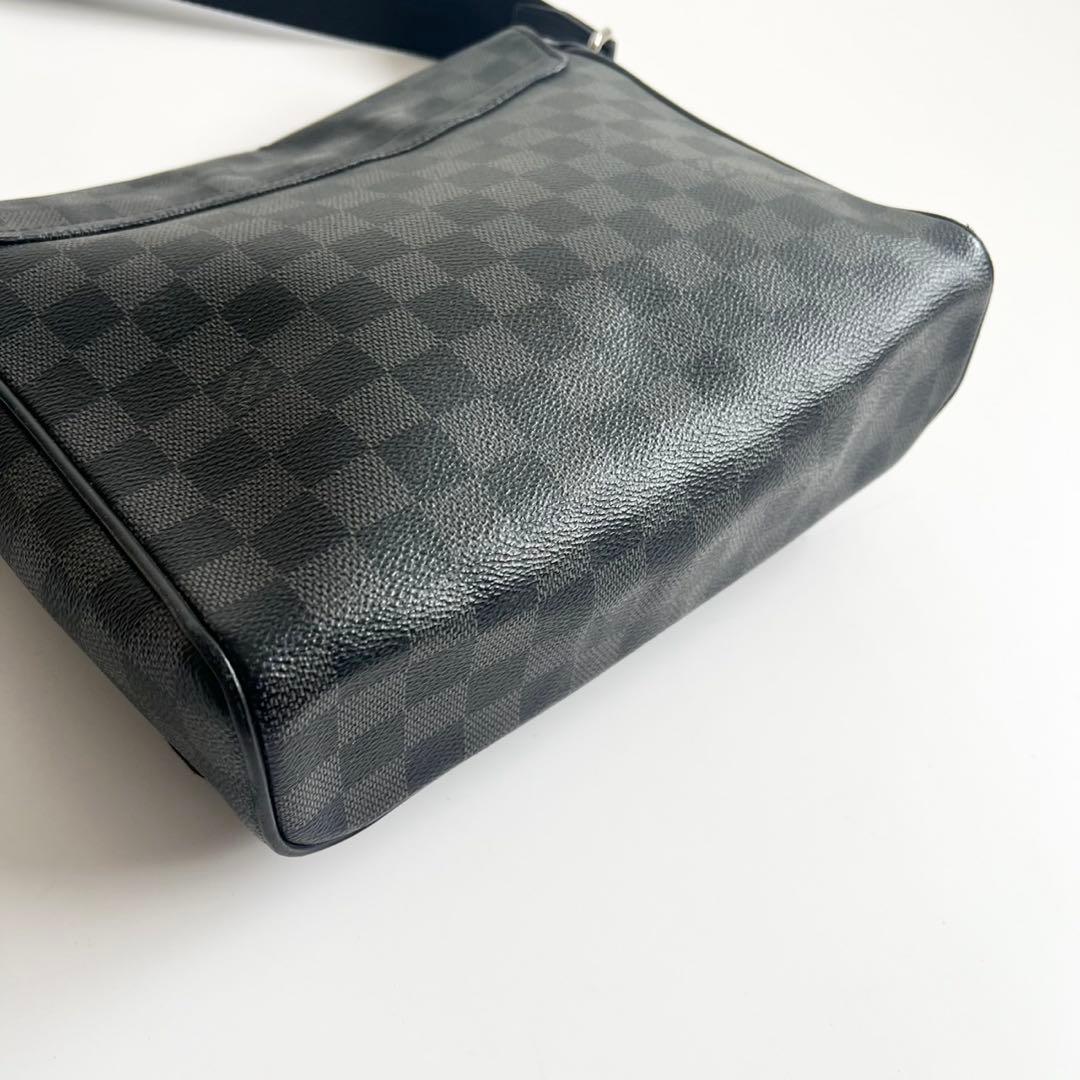 バッグ LOUIS VUITTON DISTRICT LOGO SHOULDER BAG