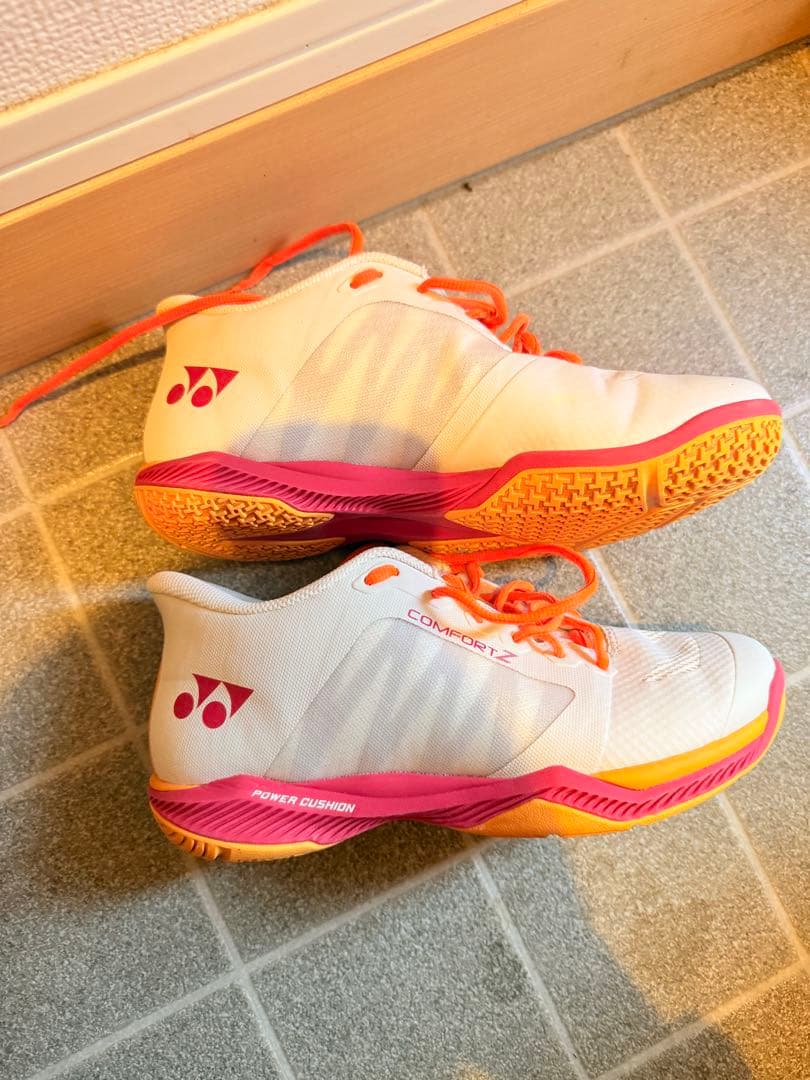 ピンクの猫12/26まで　YONEX COMFORT Z 25.5