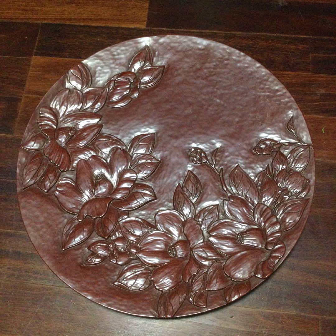 鎌倉彫の皿、花柄