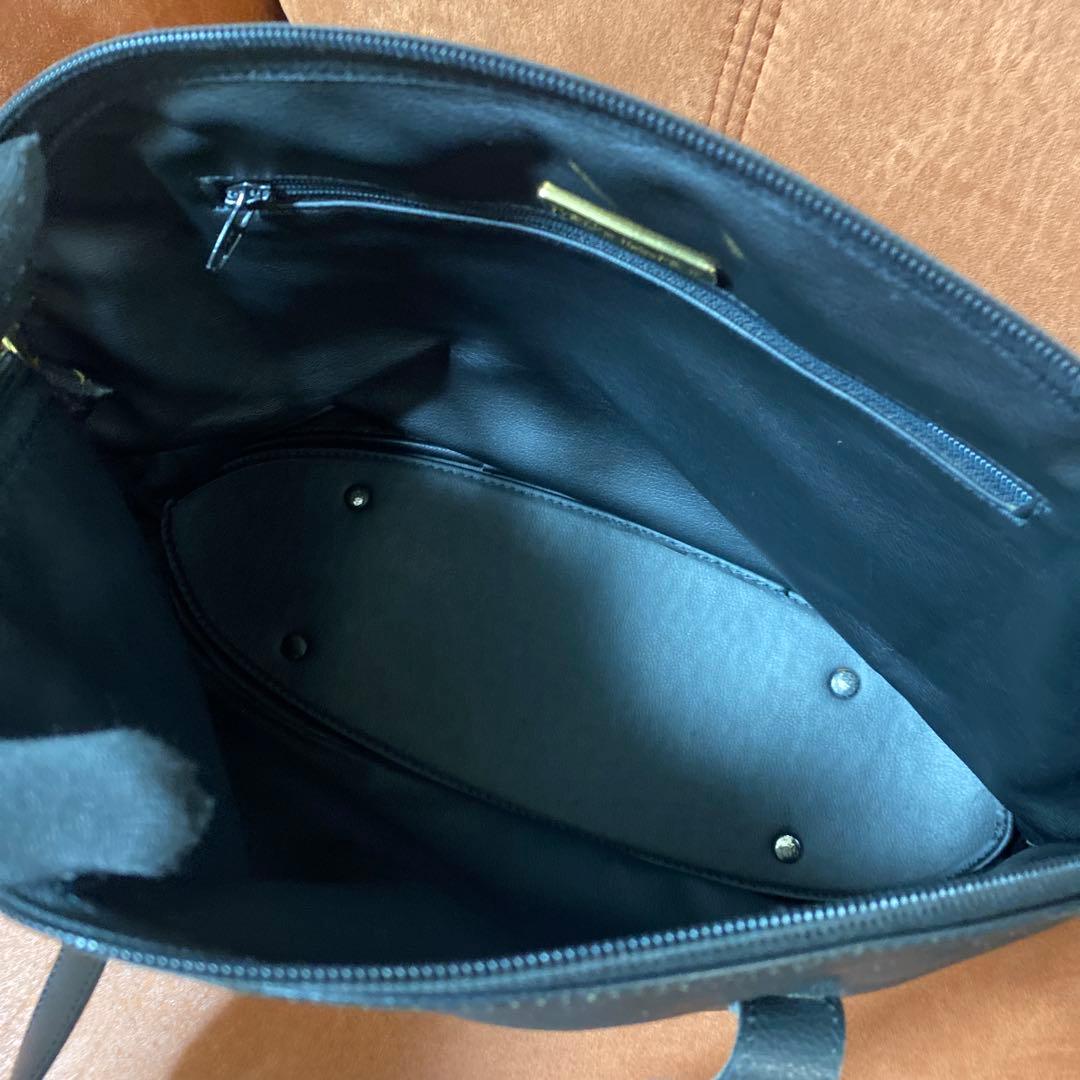 YVES SAINT LAURENTイヴサンローランロゴ刺繍 レザーハンドバッグ