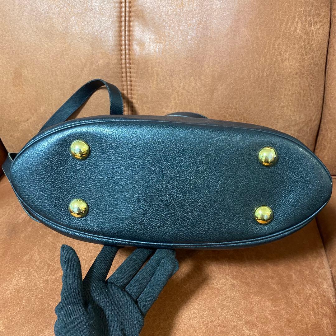 YVES SAINT LAURENTイヴサンローランロゴ刺繍 レザーハンドバッグ