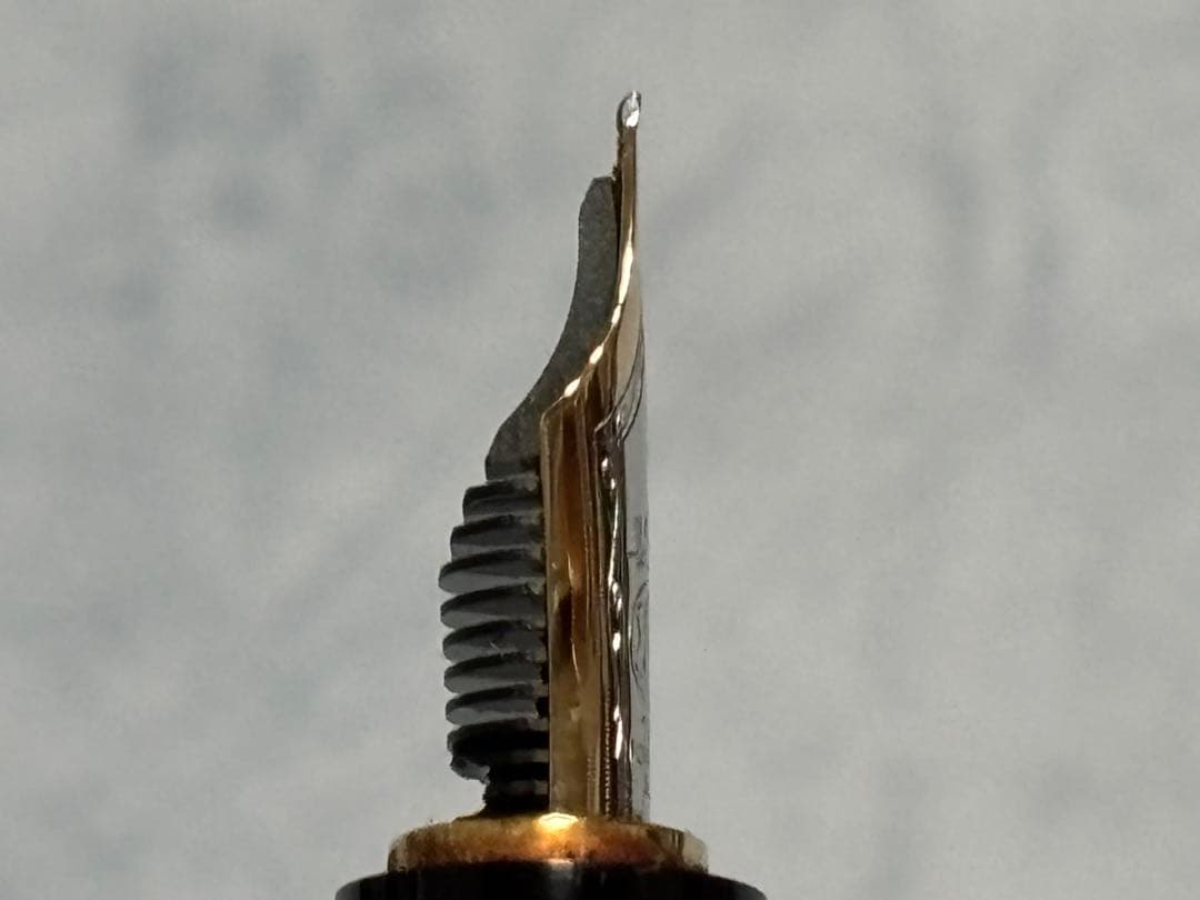 週末特価　Mont Blanc ボエム　万年筆　ペン先１４Ｋ