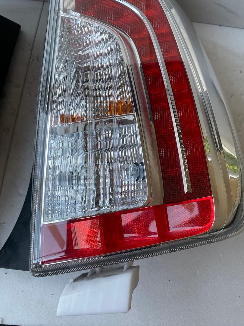 トヨタ プリウス 30系 後期 純正テールランプ 左右セット