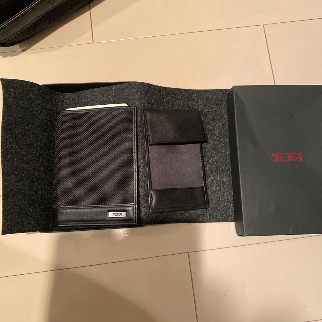 TUMI ブラック パスポートポケット付き　新品未使用 ハワイ購入