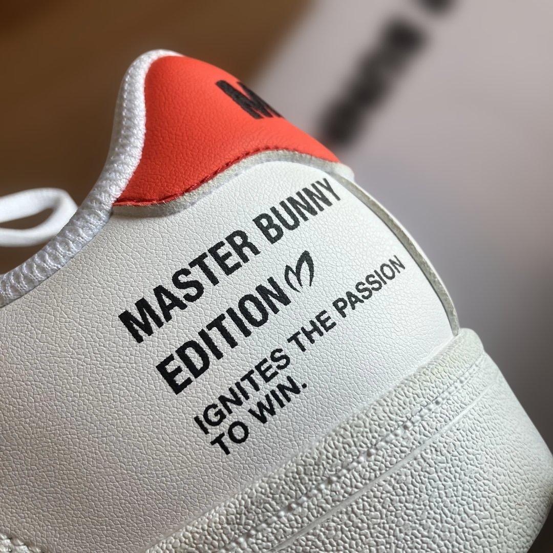 美品！MASTER BUNNY EDITION ホワイトスニーカー 23.0cm