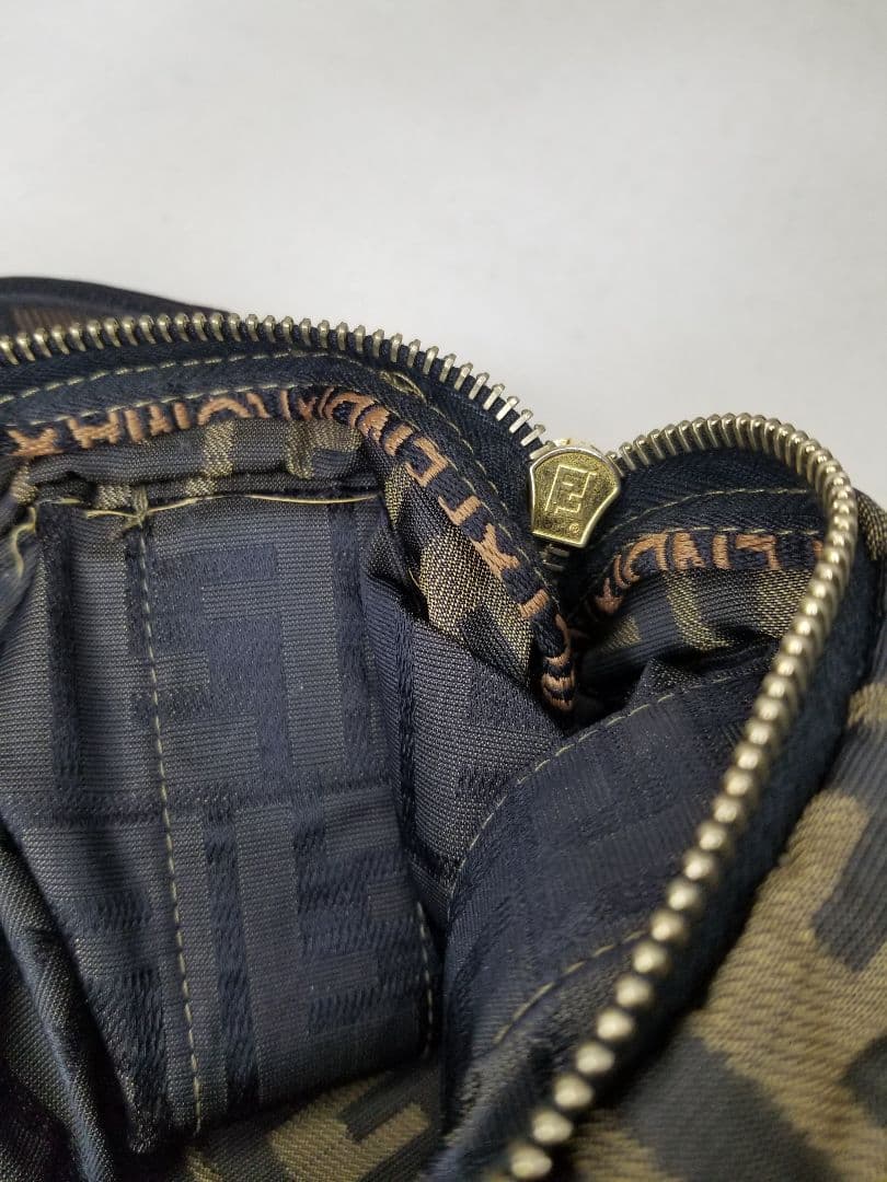 ヴィンテージ フェンディ FFモノグラム ジッピーハンドバッグ（ブラウン）