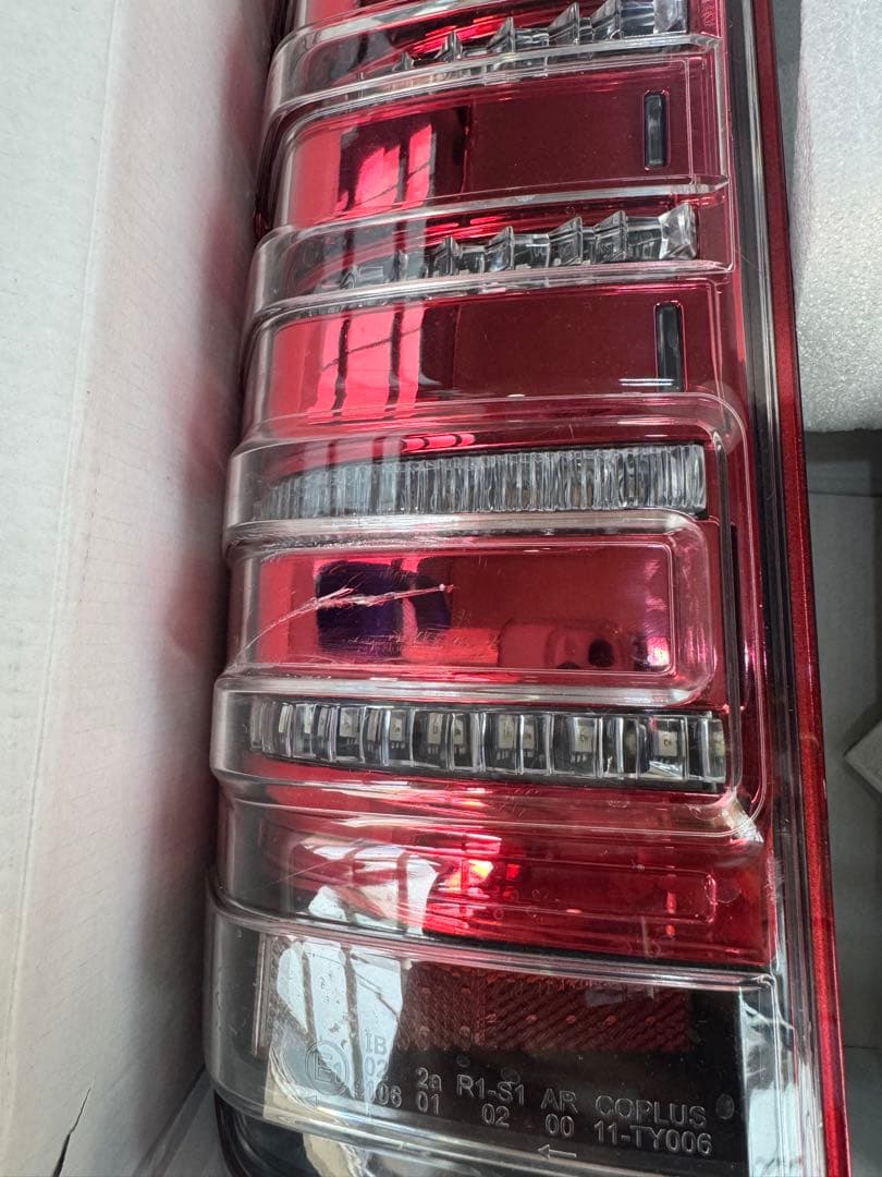 ヴァレンティ テールランプ ハイエース