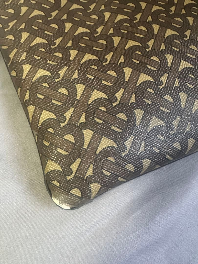 Burberry ショルダーバッグ　モノグラム　アナグラム