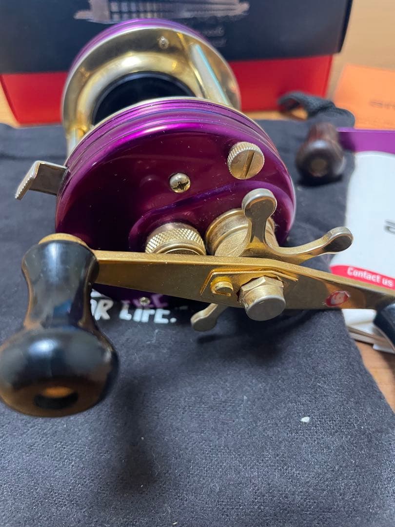 アブ　アンバサダー6500CDL限定品紫＆金078/200希少　雷魚